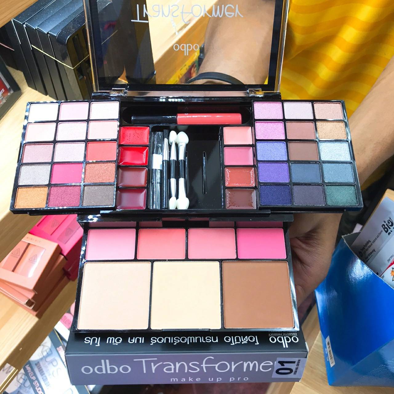 odbo Transformer Make Up Pro ( โอดีบีโอ ทรานฟอร์เมอร์ เมค อัพ โปร พาเลต อายแชโดว 30 เฉดสี)