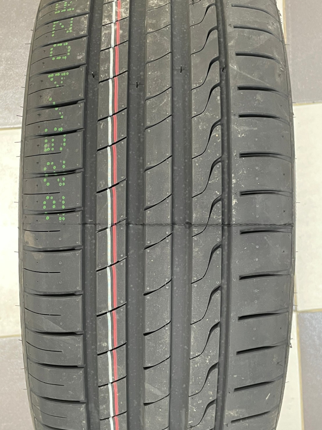 ยางMINERVA F205 225/40R19 ยางสปอร์ตคุณภาพดี สมรรถนะการขับขี่สูงนุ่มเงียบ ยางใหม่2022