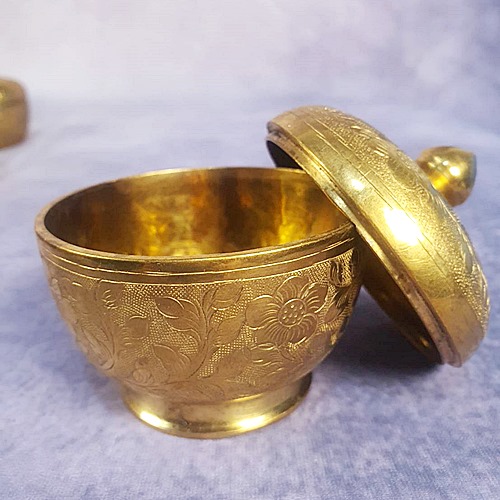 โถ 3 นิ้วฝาจุก ทองเหลืองตอกลายพิกุล ความงามที่แตกต่าง