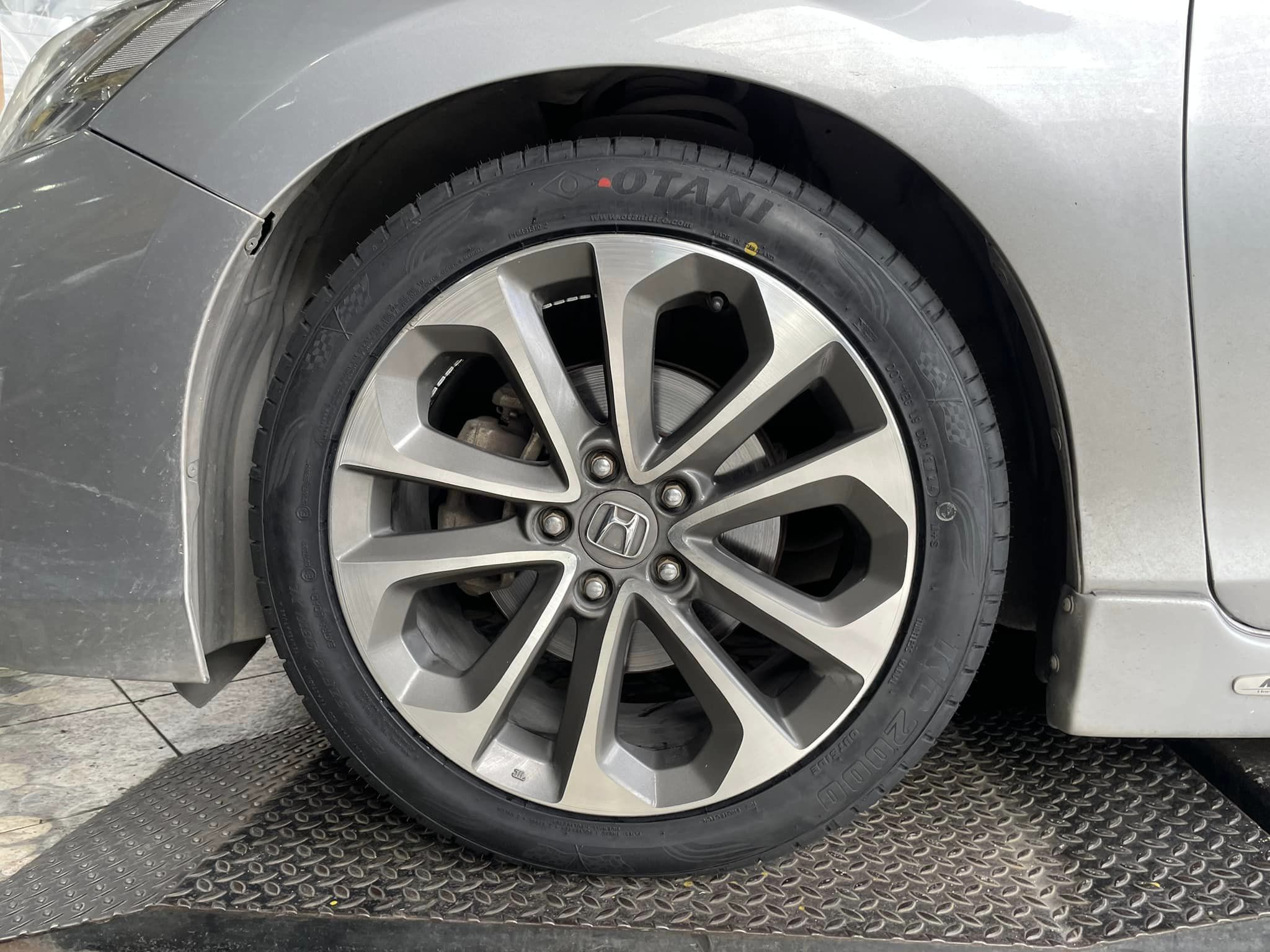 🚘 #HONDA_ACCORDเปลี่ยนยาง #OTANI #KC2000 235/45R18🔥 🔥