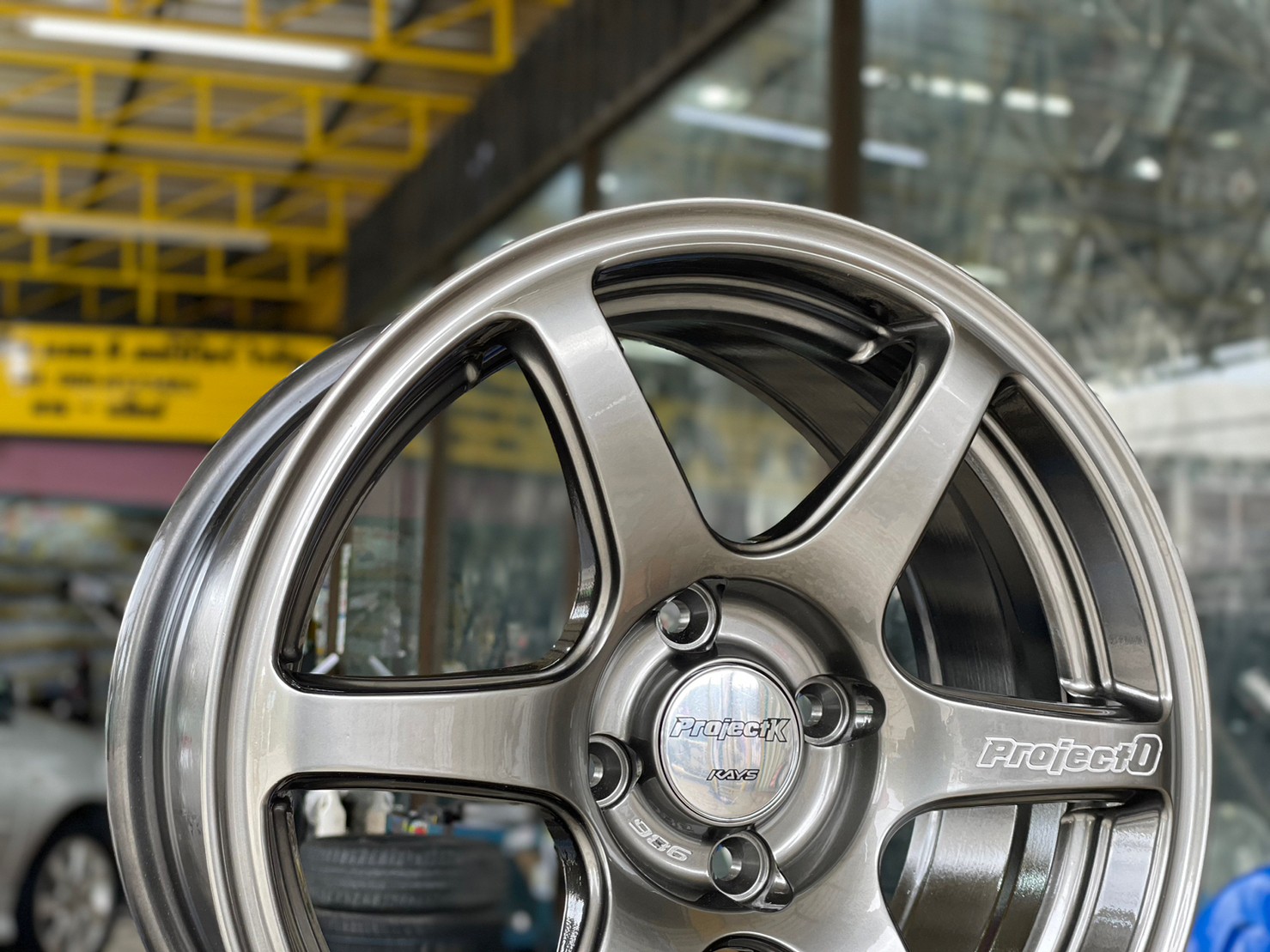 ล้อแม็กซ์ใหม่ขอบ15x7 4x100 ET35 สีเทากันสวยหรู ราคาล้อพร้อมยาง เริ่มต้น9900บาท
