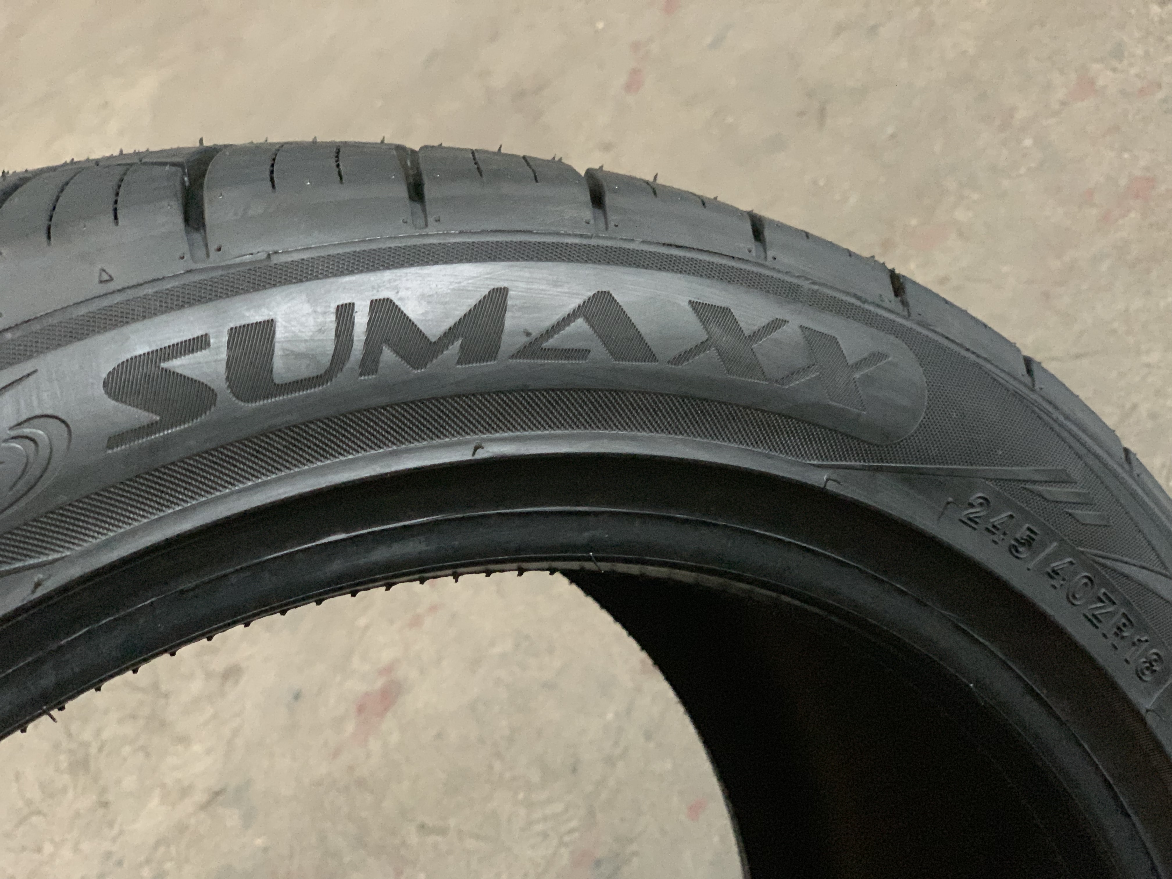 ยางใหม่ลายซิ่ง Sumaxx 245/40R18
