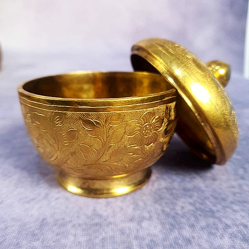 โถ 3 นิ้วฝาจุก ทองเหลืองตอกลายพิกุล ความงามที่แตกต่าง