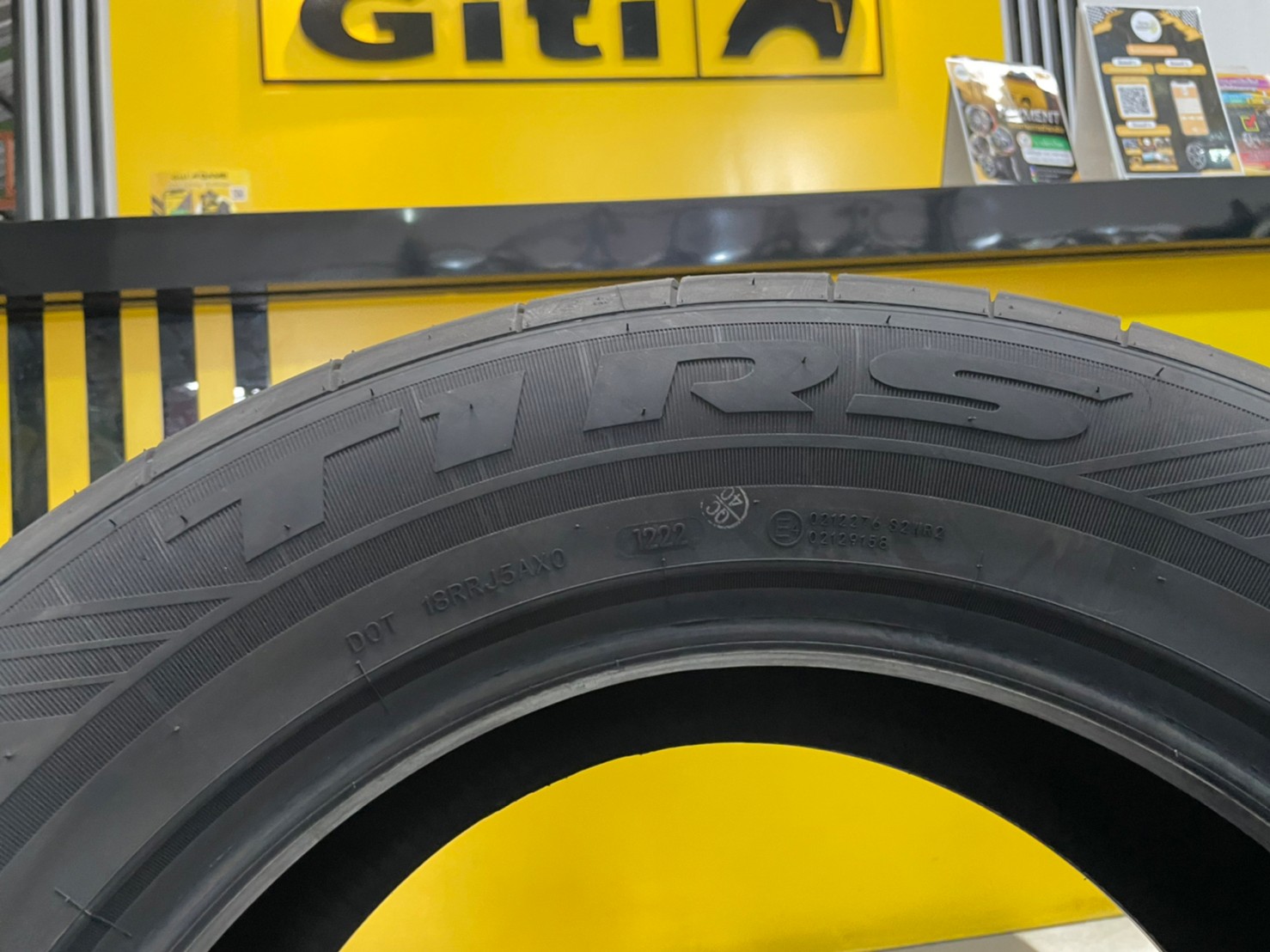 Cosmis T1RS 265/60R18 ยางใหม่ปี2022 ลายสปอร์ต