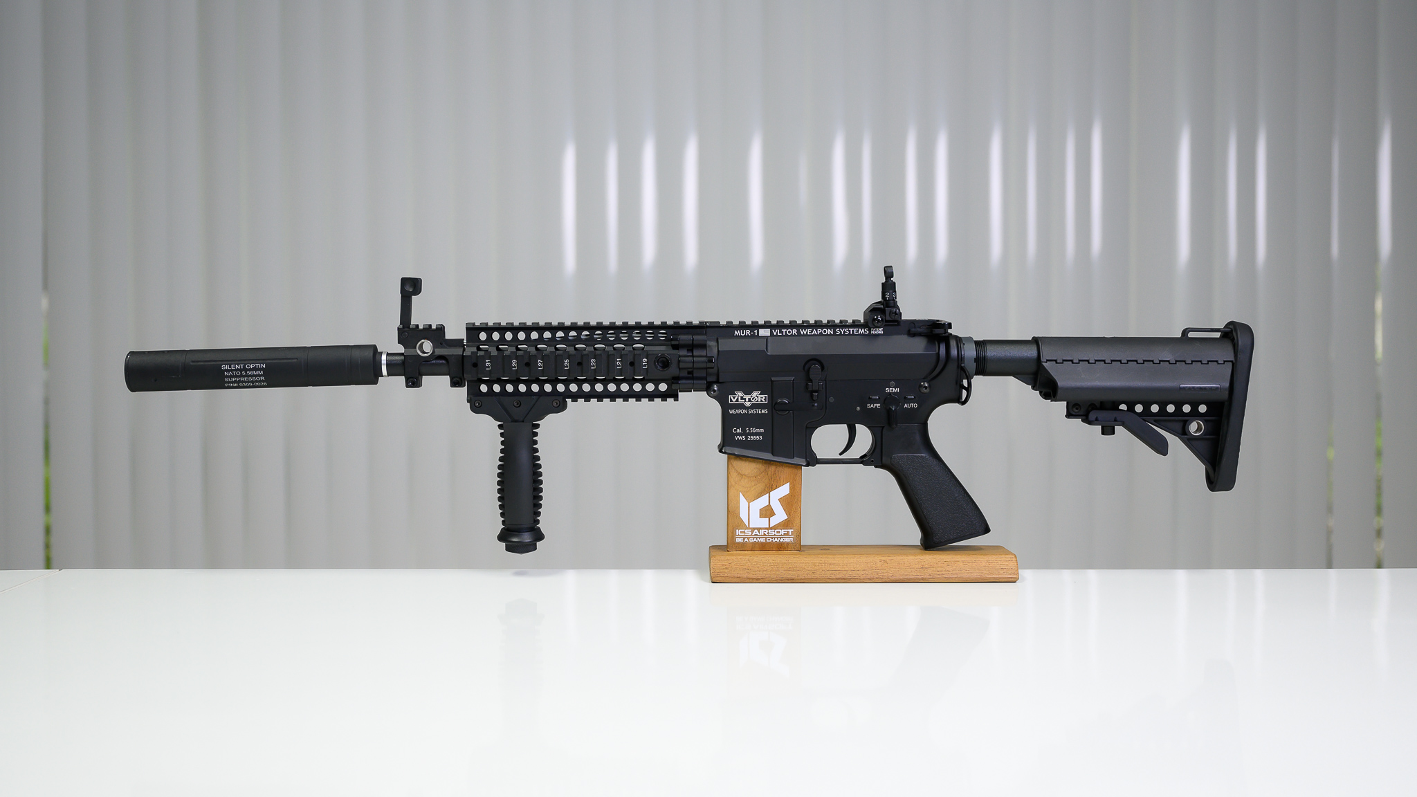 SKU-03968 สแตนไม้สักแท้ สำหรับปืนทรง M4/M16