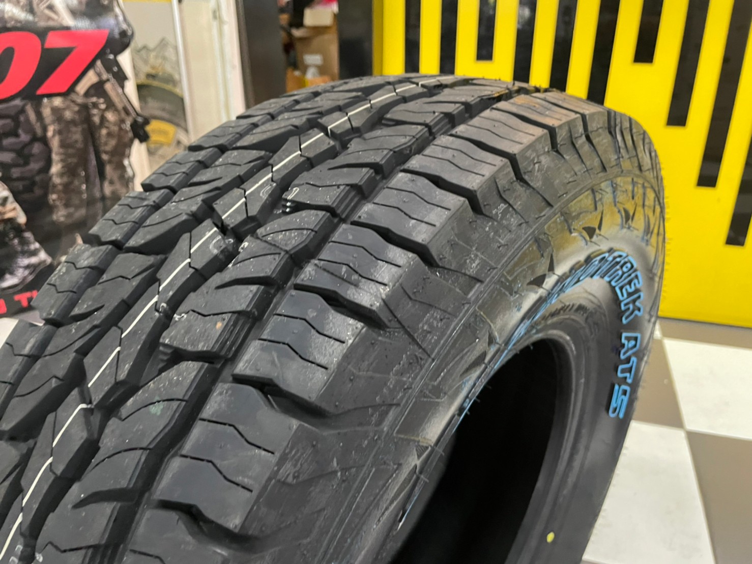 ยางใหม่DUNLOP GRANDTREK AT5 31x10.5R15 ยางตัวหนังสือสีขาว