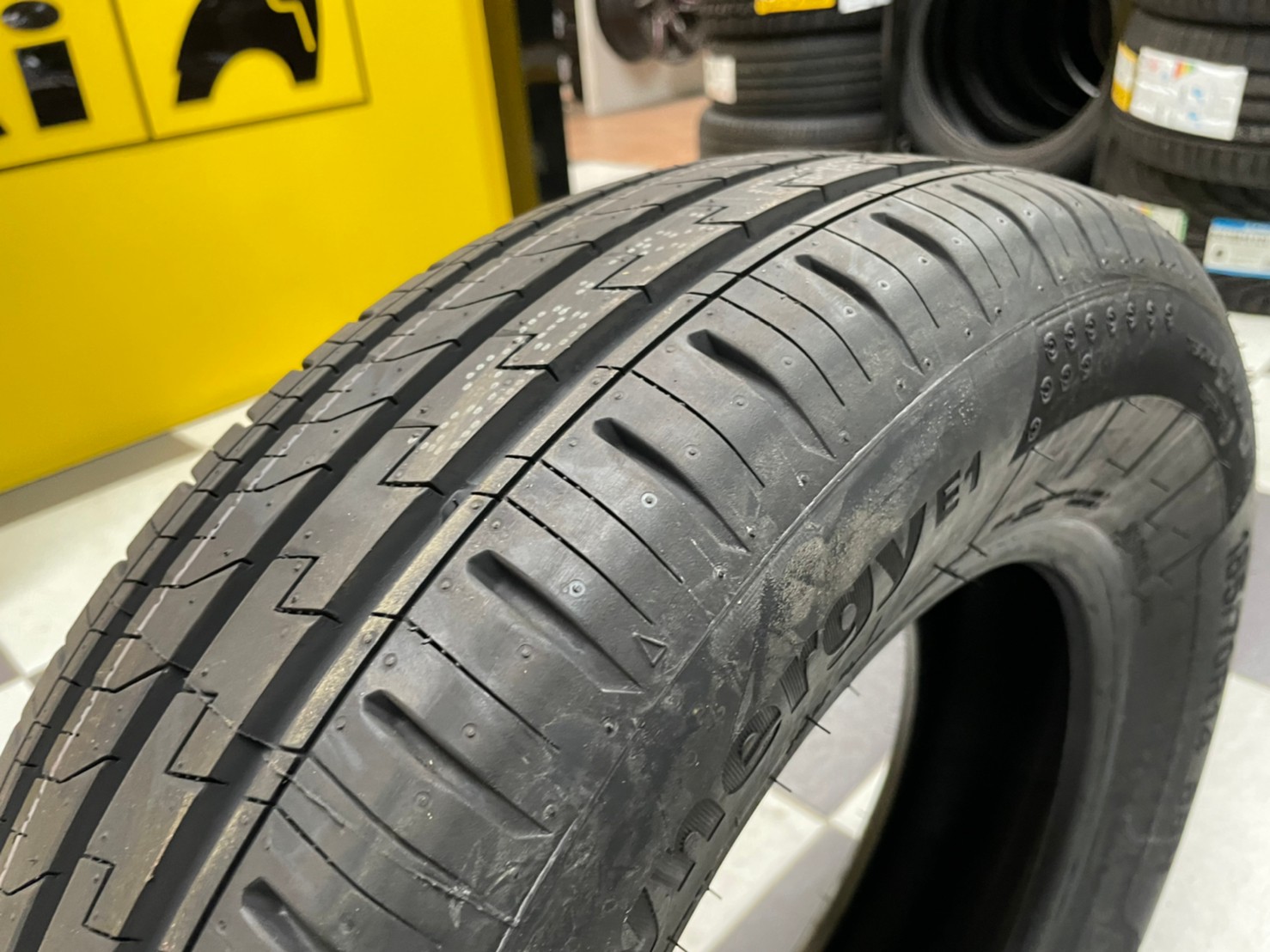 185/70R14 Giti Synergy E1 ยางสปอร์ต ยางรถยนต์คุณภาพดี สมรรถนะสูง นุ่มเงียบ