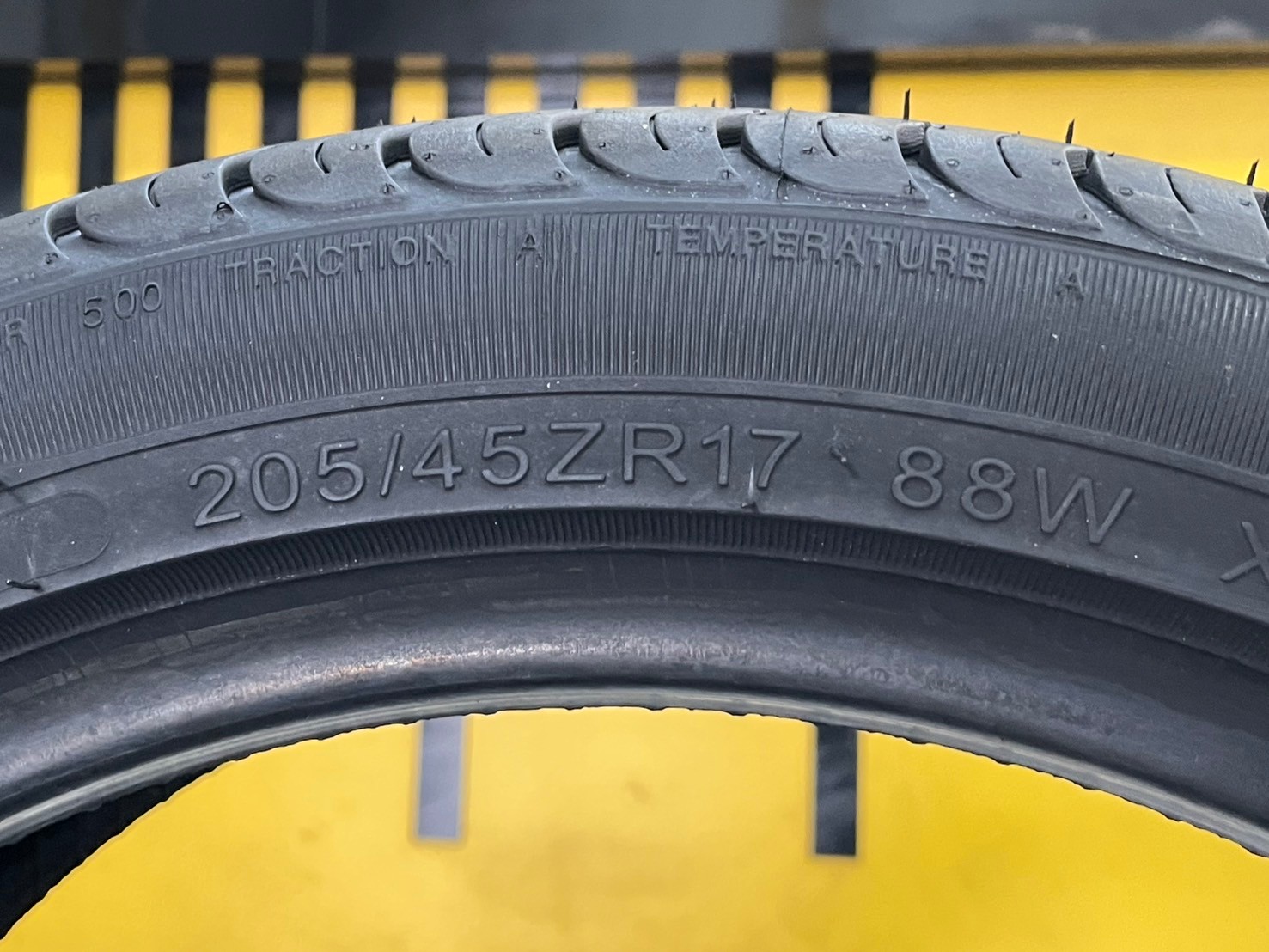 ยางใหม่ดีสโตน #Deestone CARRERAS R702 205/45R17 ยางใหม่ปี2025