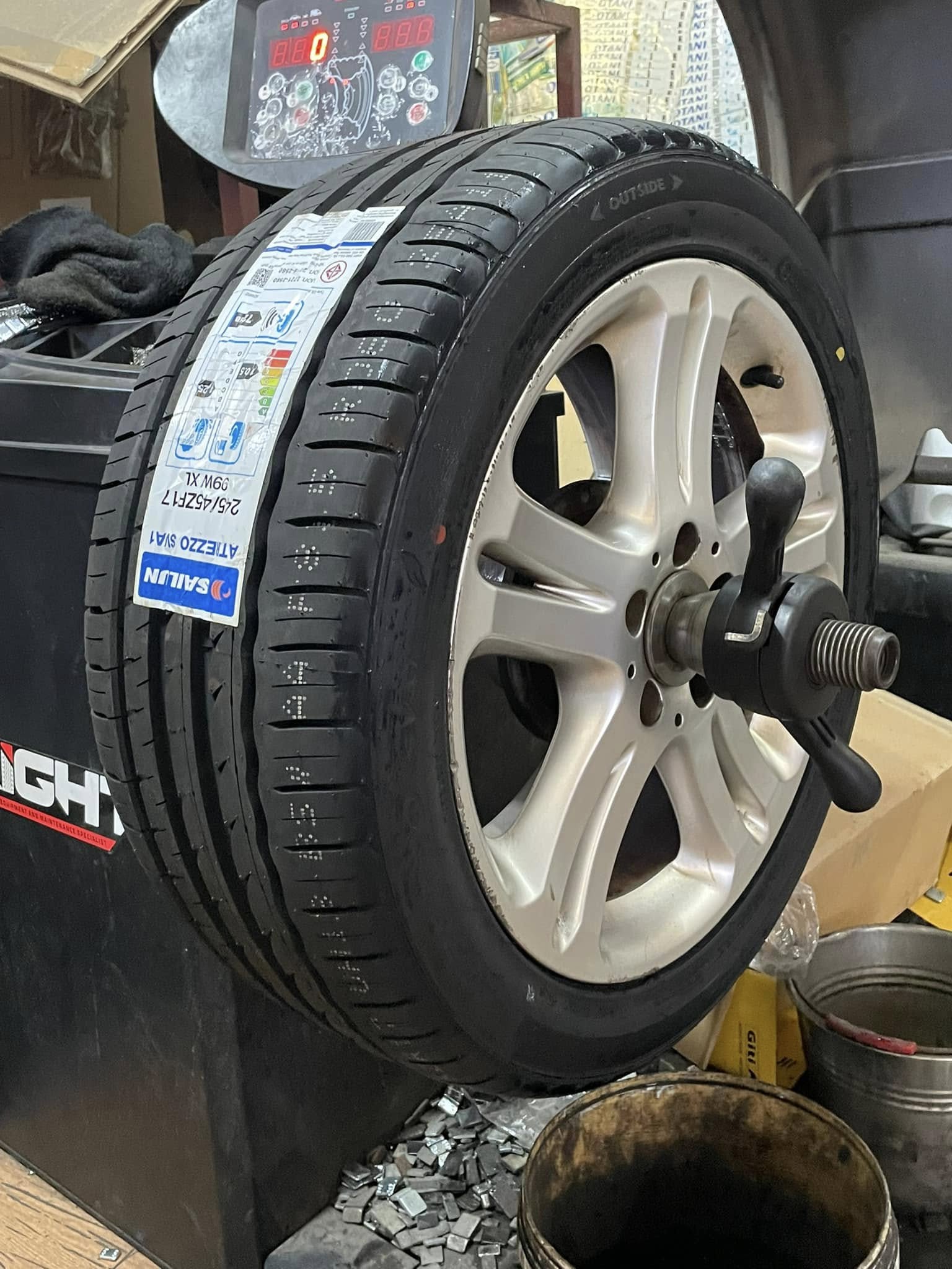 #BENZ_E230 🚘❤️💫 เปลี่ยนยาง 🛞🐘#SAILUN #SVA1 245/45R17