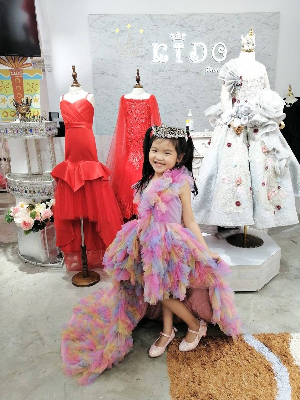 เช่าชุดเด็ก*มีหน้าร้านอยู่รัชดา ลองได้ เปลี่ยนได้ ถ่ายรูปเองจากสินค้าจริง*W18207 ชุดราตรีเด็กออกงาน สีสันสดใส ชุดเดินแบบเด็ก ชุดประกวดเด็ก