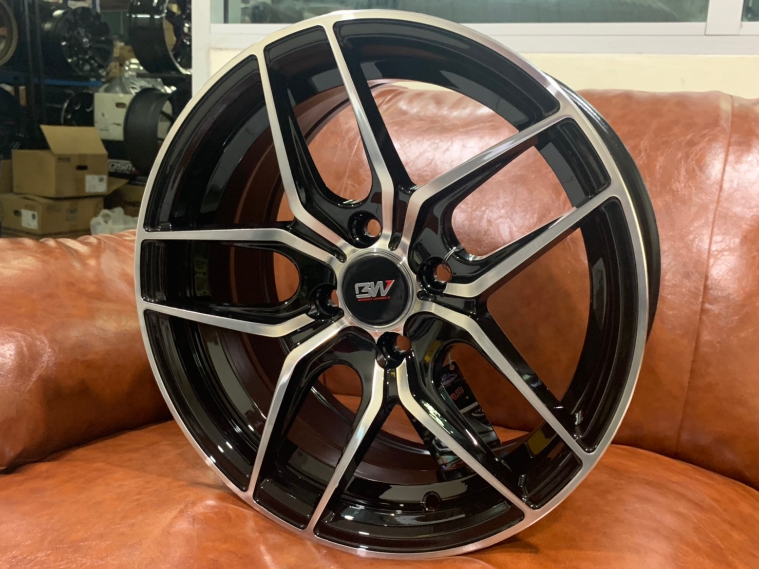 Aston-3 15x7 4x100 Et32 สีดำหน้าเงา ล้องานไทย Brightwheel