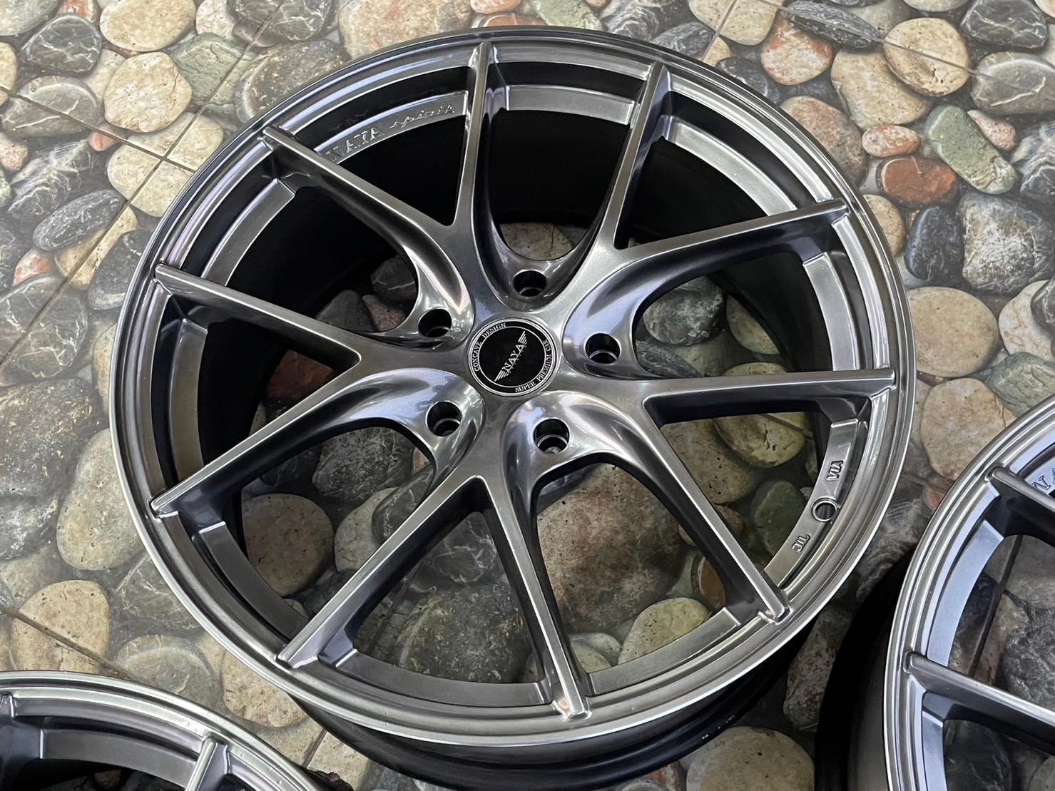 ล้อแม็กซ์ขอบ18 #NAYA #BUSLER ล้อเบาจากค่ายNAYA 18x8 ET40 5x120 สีบรอนซ์เทา ล้อมือ2สภาพใหม่