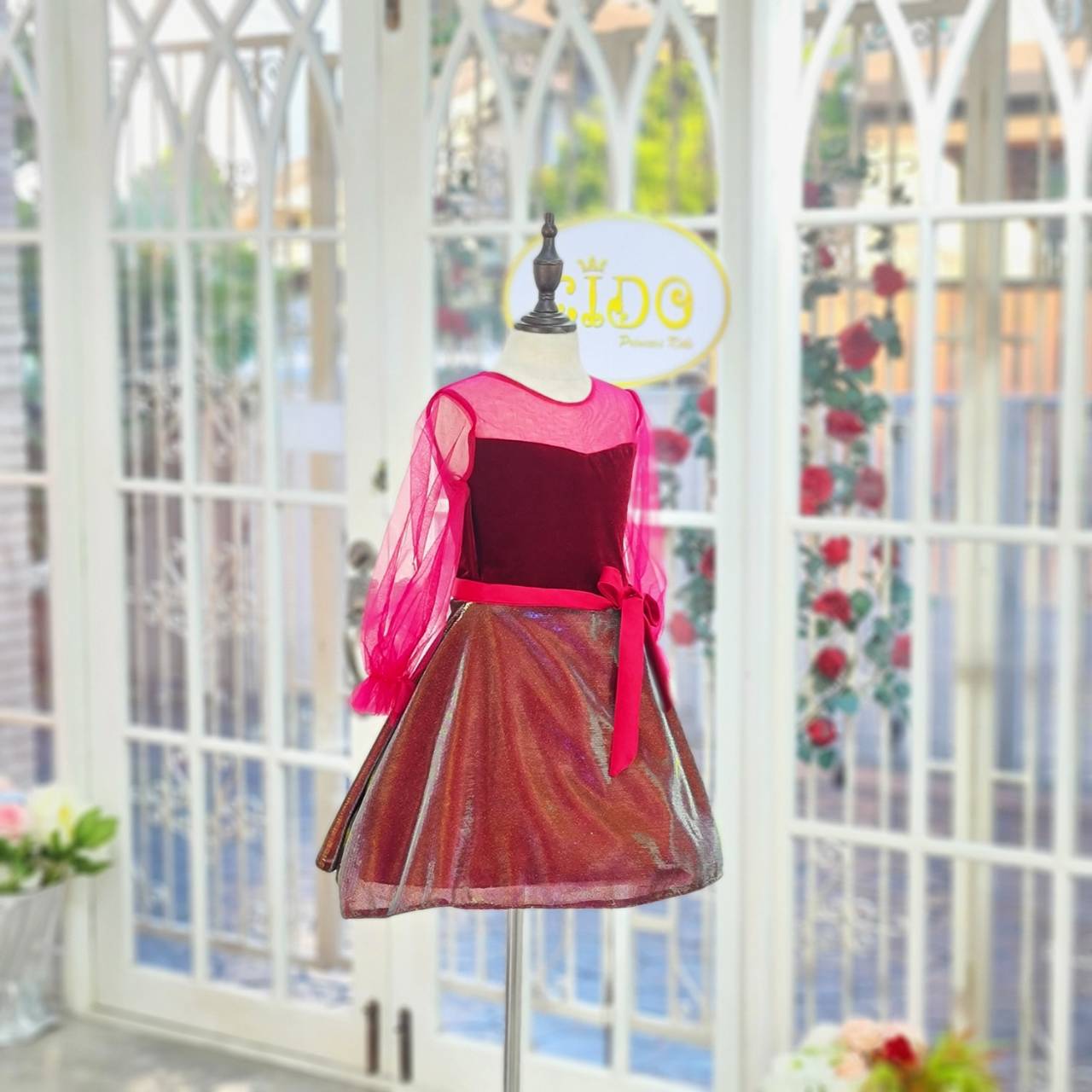 ชุดเดรสเด็ก(หน้าร้านอยู่รัชดา ลองได้ถ่ายรูปจากชุดจริง)W18288 สีแดง ผ้าซีทรู แขนยาว กระโปรงสั้น เรียบหรูดูสวย