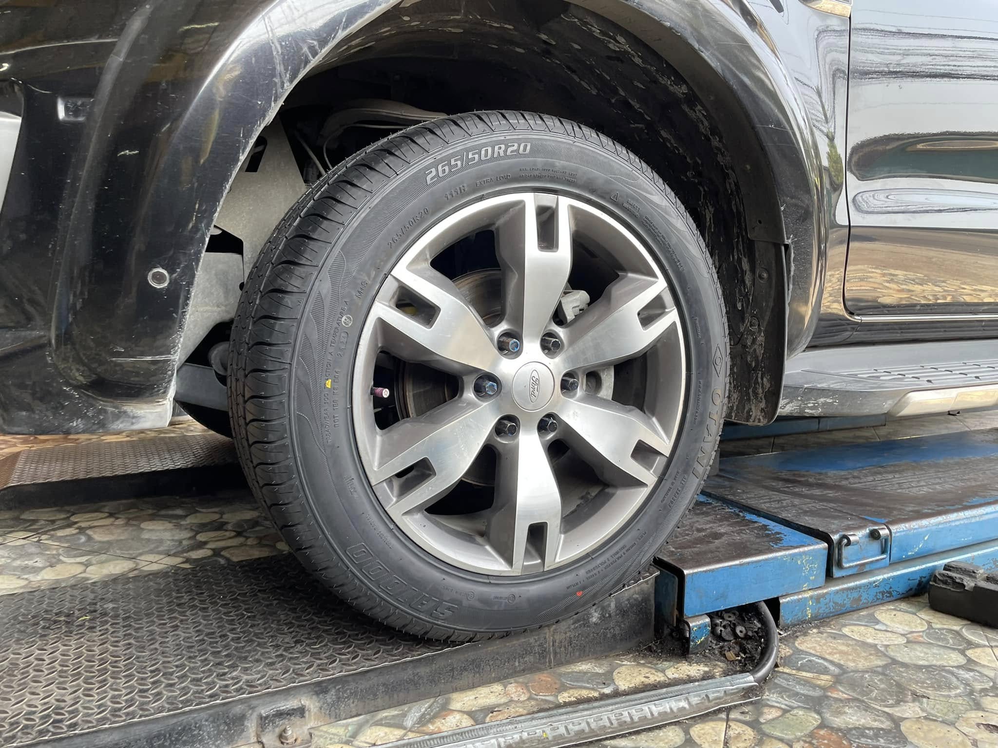 🚘 #FORD_EVEREST📍เปลี่ยนยาง #OTANI #SA1000 265/50R20 #บริการตั้งศูนย์🛠