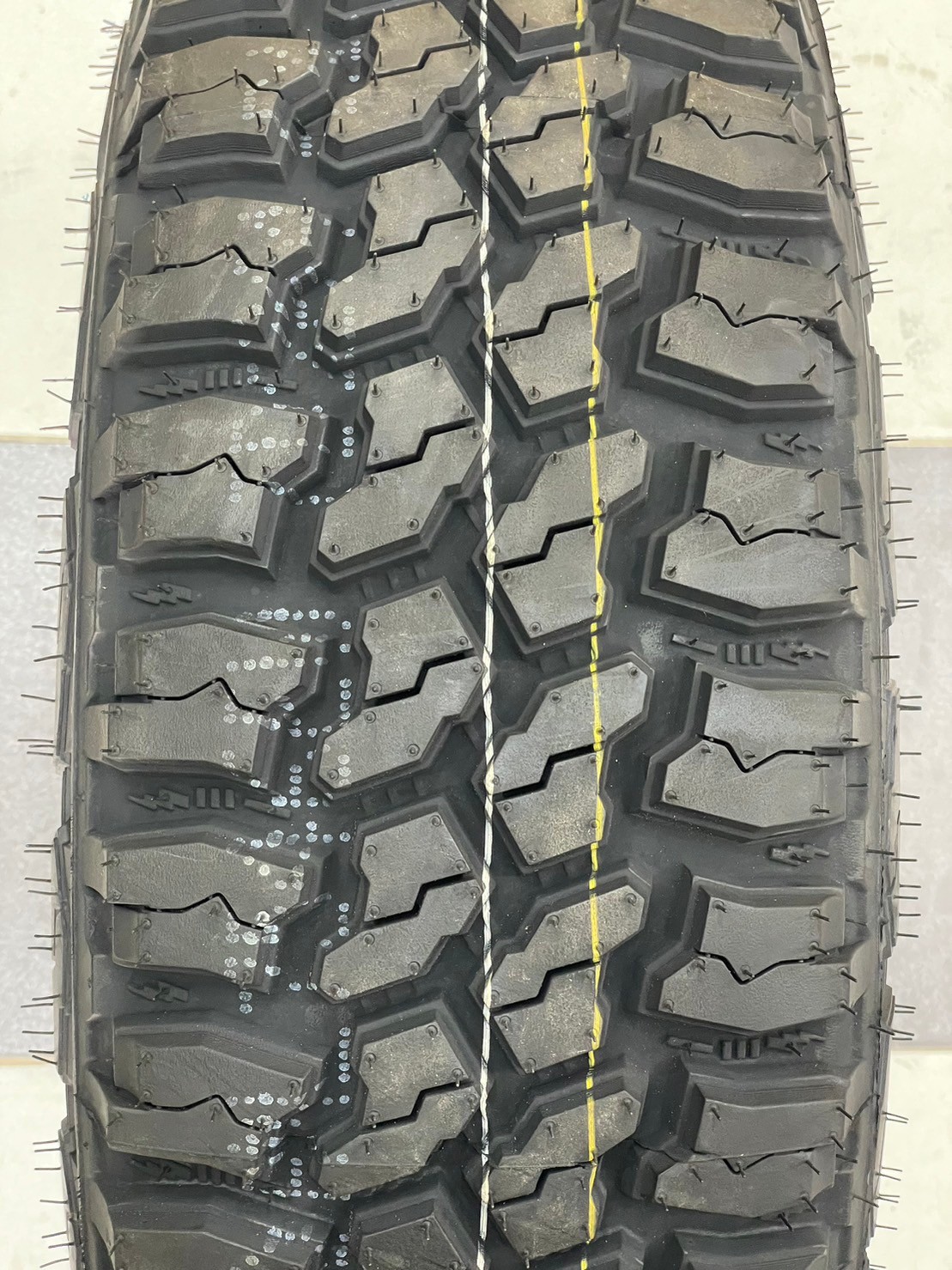 ยางใหม่ 245/75R16 Deestone Power Cruz รุ่น MUD TERRAIN - MT431 (แก้มขาว) ยางใหม่ปี2024