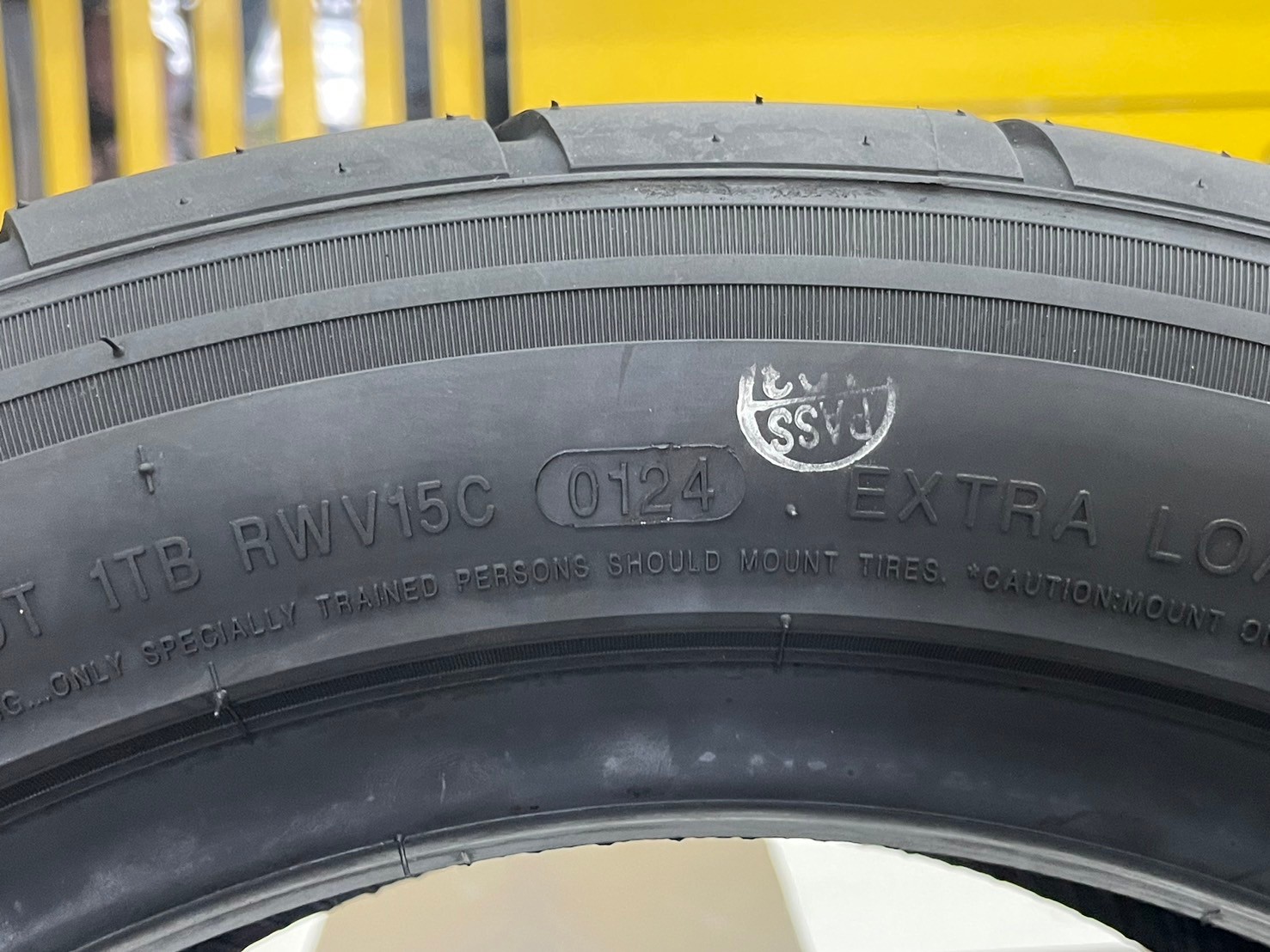 ยางลายซิ่ง Landsail RS009 205/50R15 ยางMade in Thailand รับประกันนุ่มหนึบ สเปคพิเศษ สำหรับล้อกว้าง ยางใหม่ปี2024