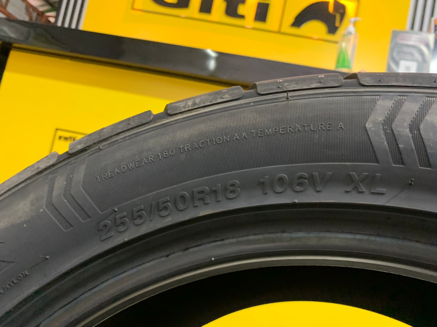 ยางซอฟ255/50R18 Sailun Atrezzo R01 ยางสปอร์ตลายซิ่ง ลายAD ยางใหม่ปี2021