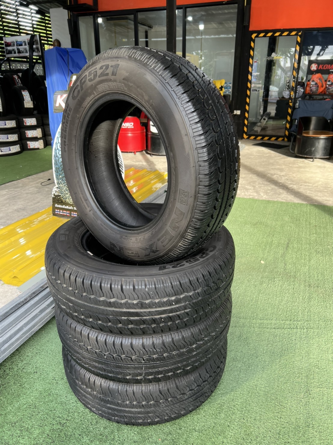 ยางมือสองสภาพสวยๆ 215/65R16 ยี่ห้อ Nexen CP521