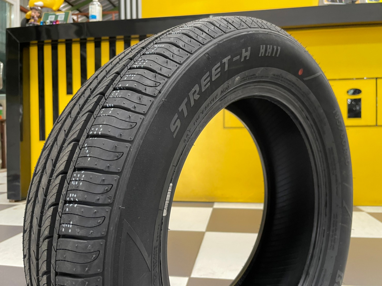 195/60R15 BLACKHAWK ยางใหม่รับประกัน100วันดคลมฟรีทุกกรณี จัดส่งฟรี ติดตั้งฟรี ยางใหม่ปี2022