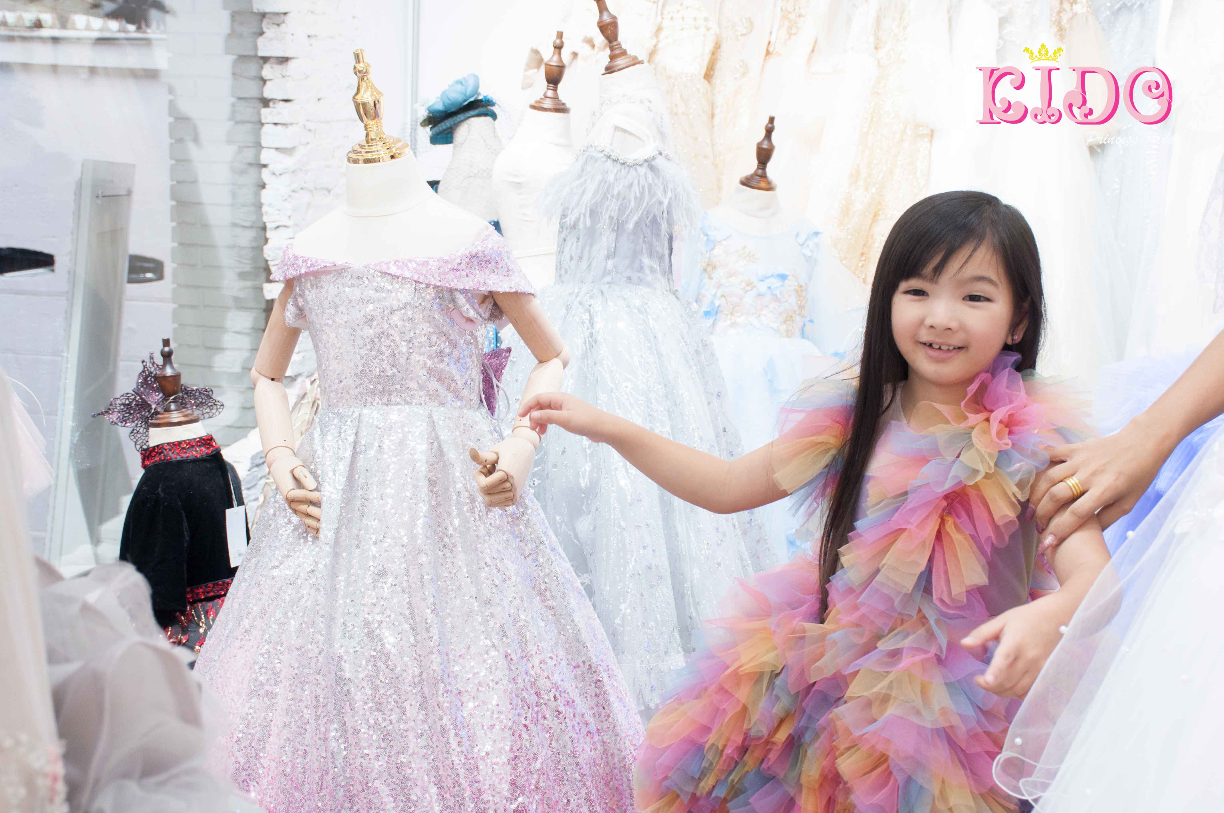 เช่าชุดเด็ก*มีหน้าร้านอยู่รัชดา ลองได้ เปลี่ยนได้ ถ่ายรูปเองจากสินค้าจริง*W18207 ชุดราตรีเด็กออกงาน สีสันสดใส ชุดเดินแบบเด็ก ชุดประกวดเด็ก