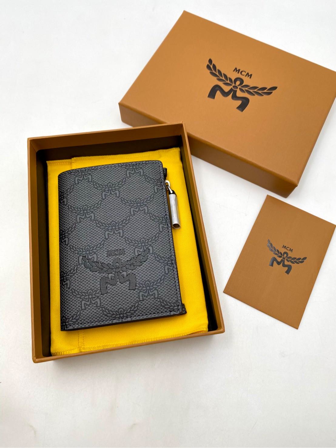 กระเป๋าสตางค์Mcm Cognac Himmel Bifold Card Case