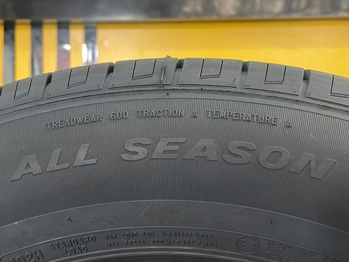 ยางออสโตน Austone รุ่น SP602 225/65R17 ยางใหม่ปี2025