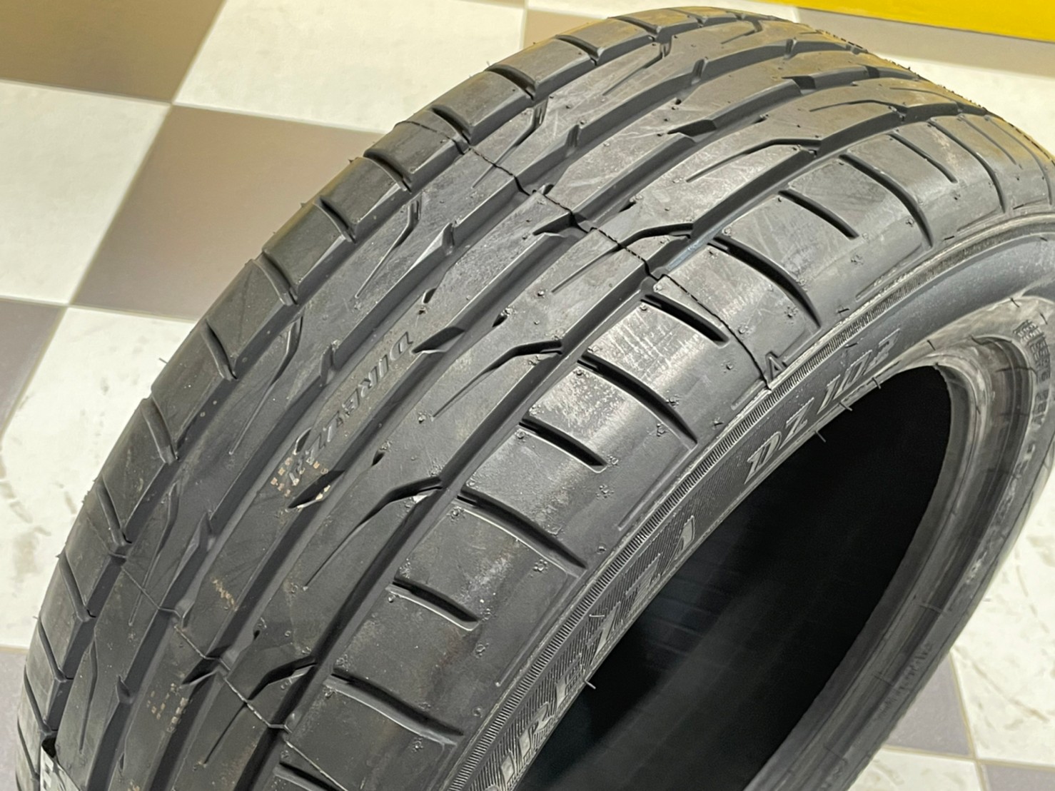 195/55R15 DUNLOP DZ102 ยางใหม่ปี20 ราคาพิเศษ ติดตั้งฟรี จัดส่งฟรี