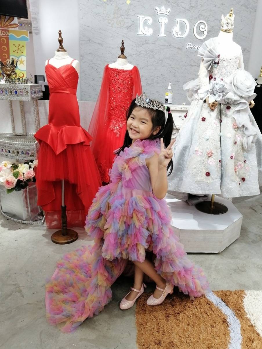 เช่าชุดเด็ก*มีหน้าร้านอยู่รัชดา ลองได้ เปลี่ยนได้ ถ่ายรูปเองจากสินค้าจริง*W18207 ชุดราตรีเด็กออกงาน สีสันสดใส ชุดเดินแบบเด็ก ชุดประกวดเด็ก