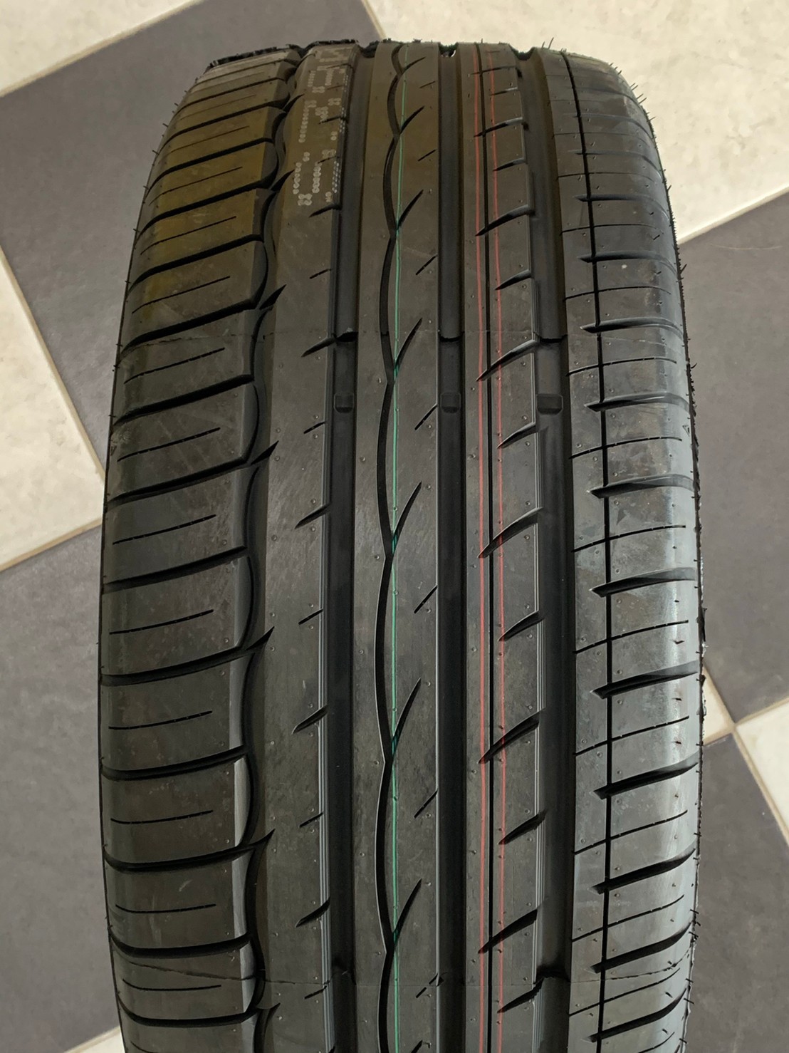 Cosmis 245/45R18 Performance S1 ยางสปอร์ตสมรรถนะสูง ยางใหม่ปี2020