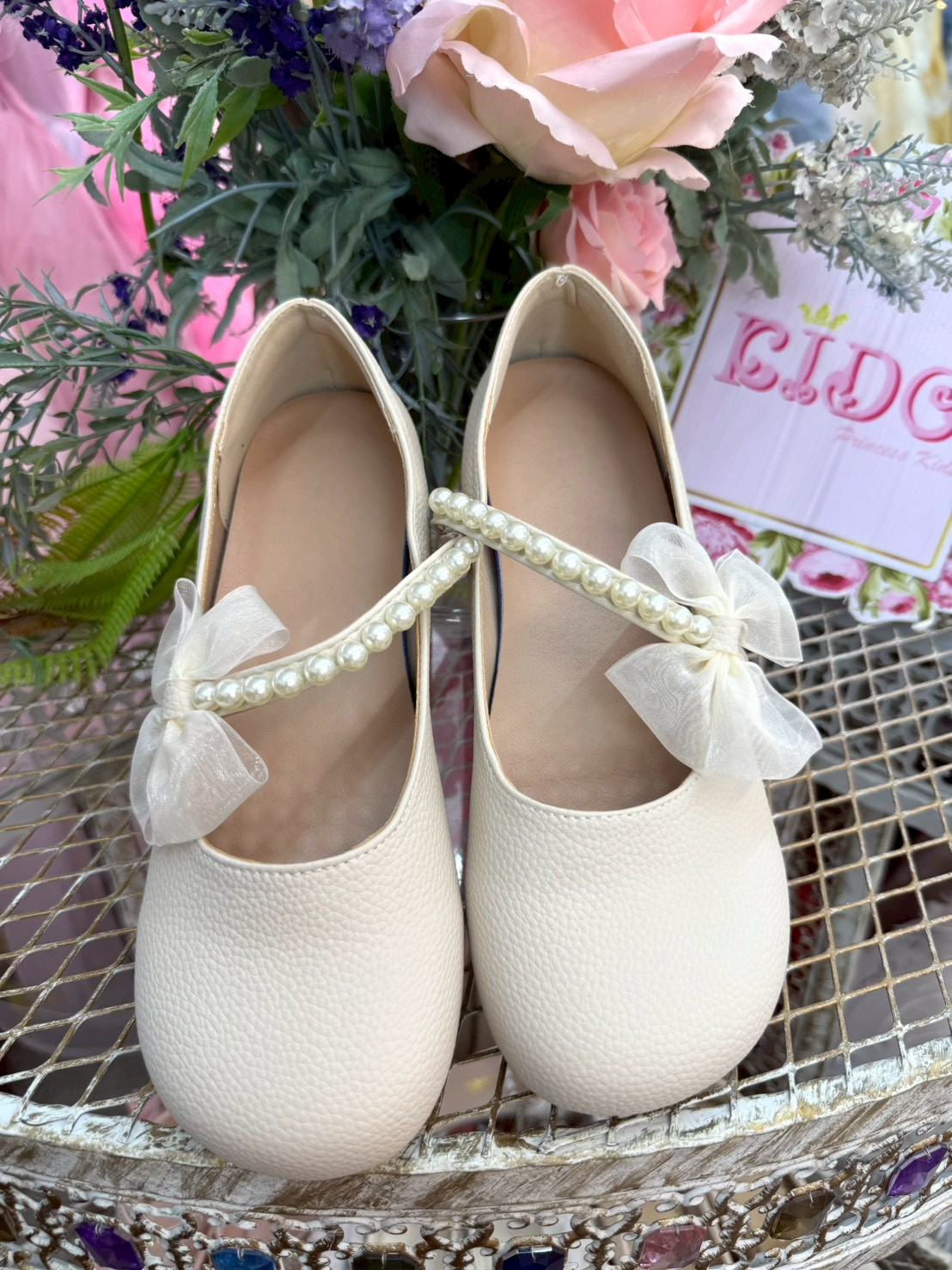 รองเท้าเด็ก(หน้าร้านอยู่รัชดา ลองได้)H192 สีขาว ประดับโบว์ สายคาดมุก สวยหรู