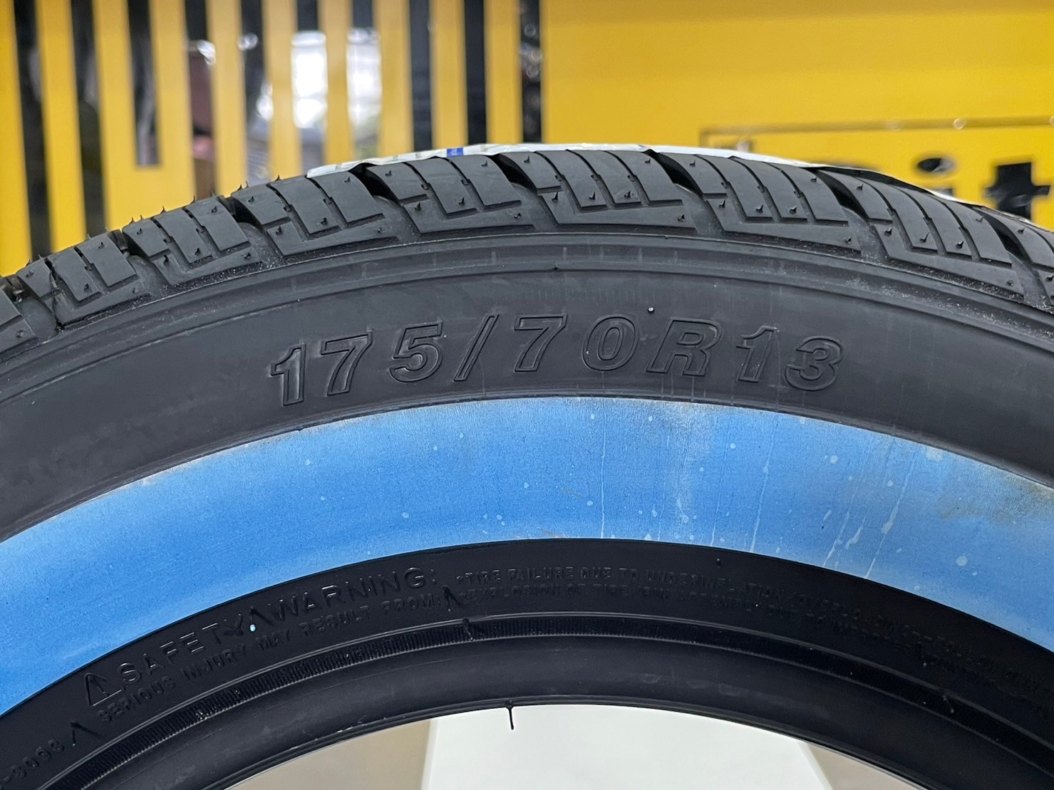 ยางขอบขาว SAILUN Atrezzo Touring WR (ขอบขาว) ขนาด 175/70R13 ยางใหม่ปี2025