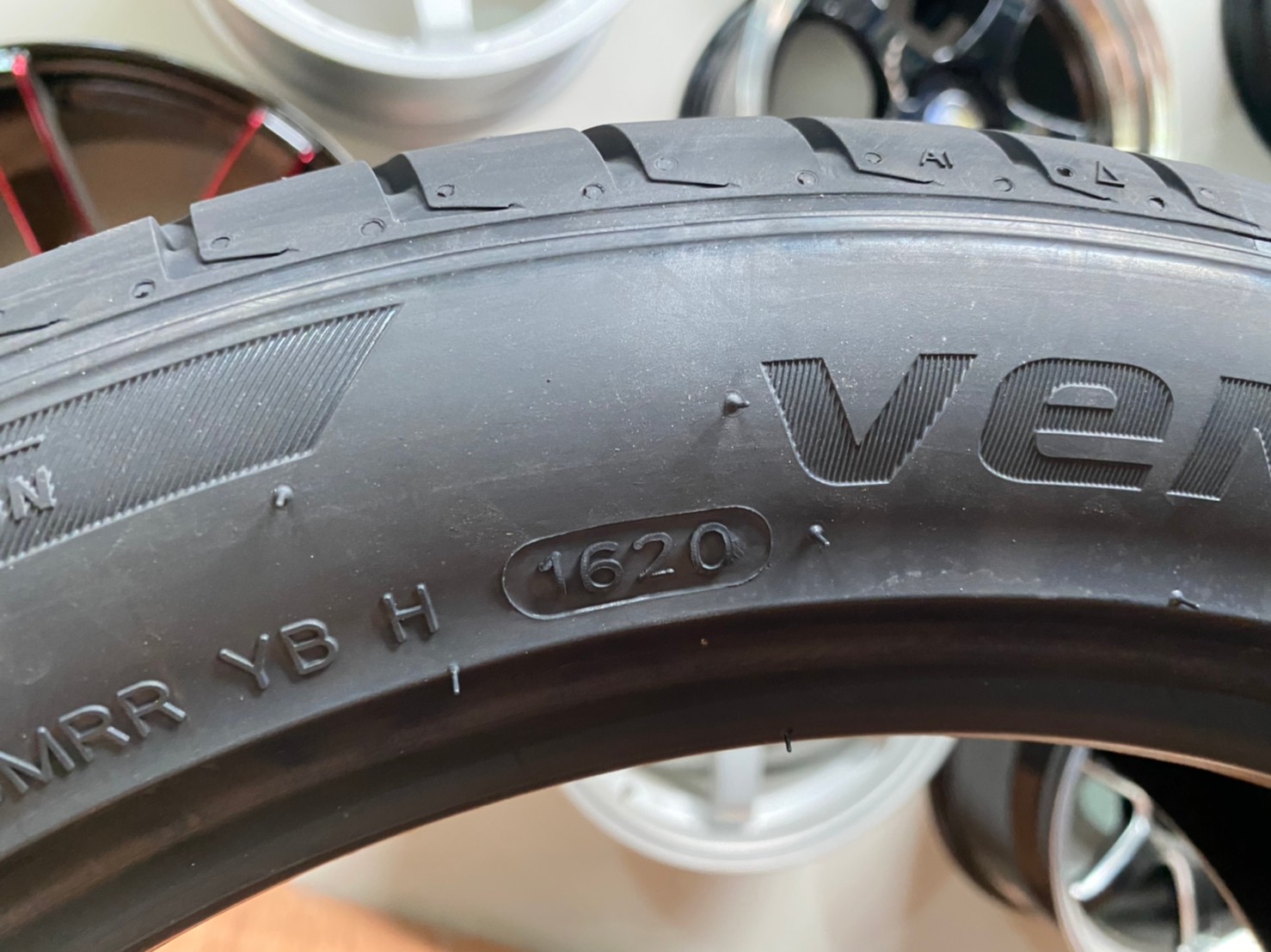 ยาง 225/45R17 Hankook V12ยางใหม่2020 ยางสมรรถนะสูง คุณภาพดีนุ่มเงียบ