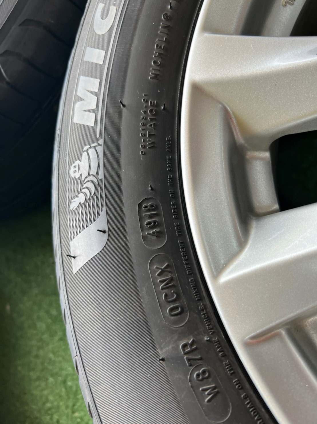 ล้อ Mazda3 5x114 พร้อมยาง Michelin Primacy4 ปี18 ขนาด 205/60R16