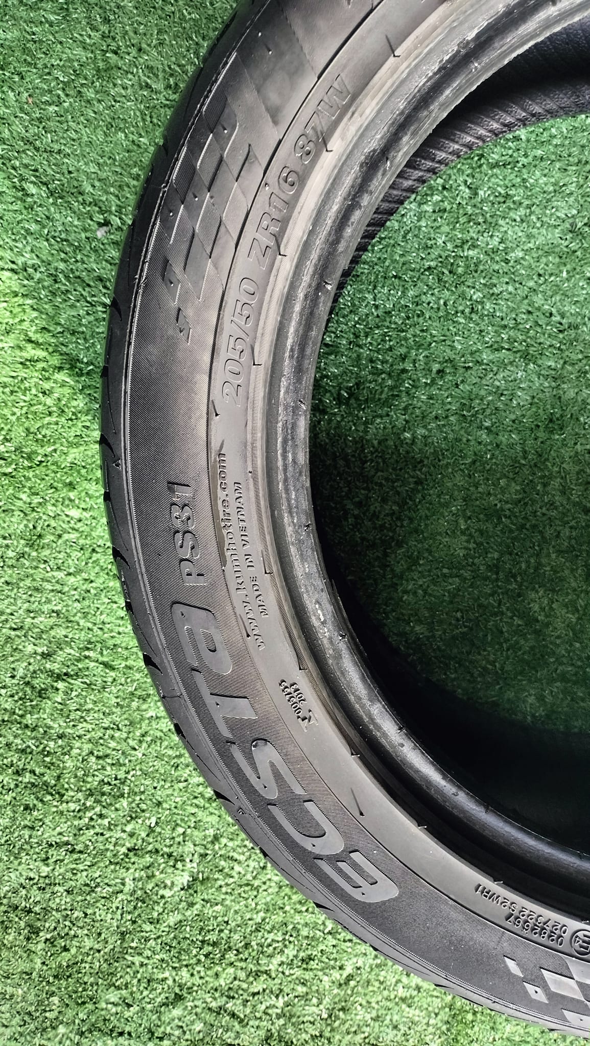 ยางมือ2 สภาพดี ดอกลึก หนา ยางยี่ห้อ KUMHO PS31 205/50ZR16 เส้นละ 400 บาท เหลือ 2เส้น