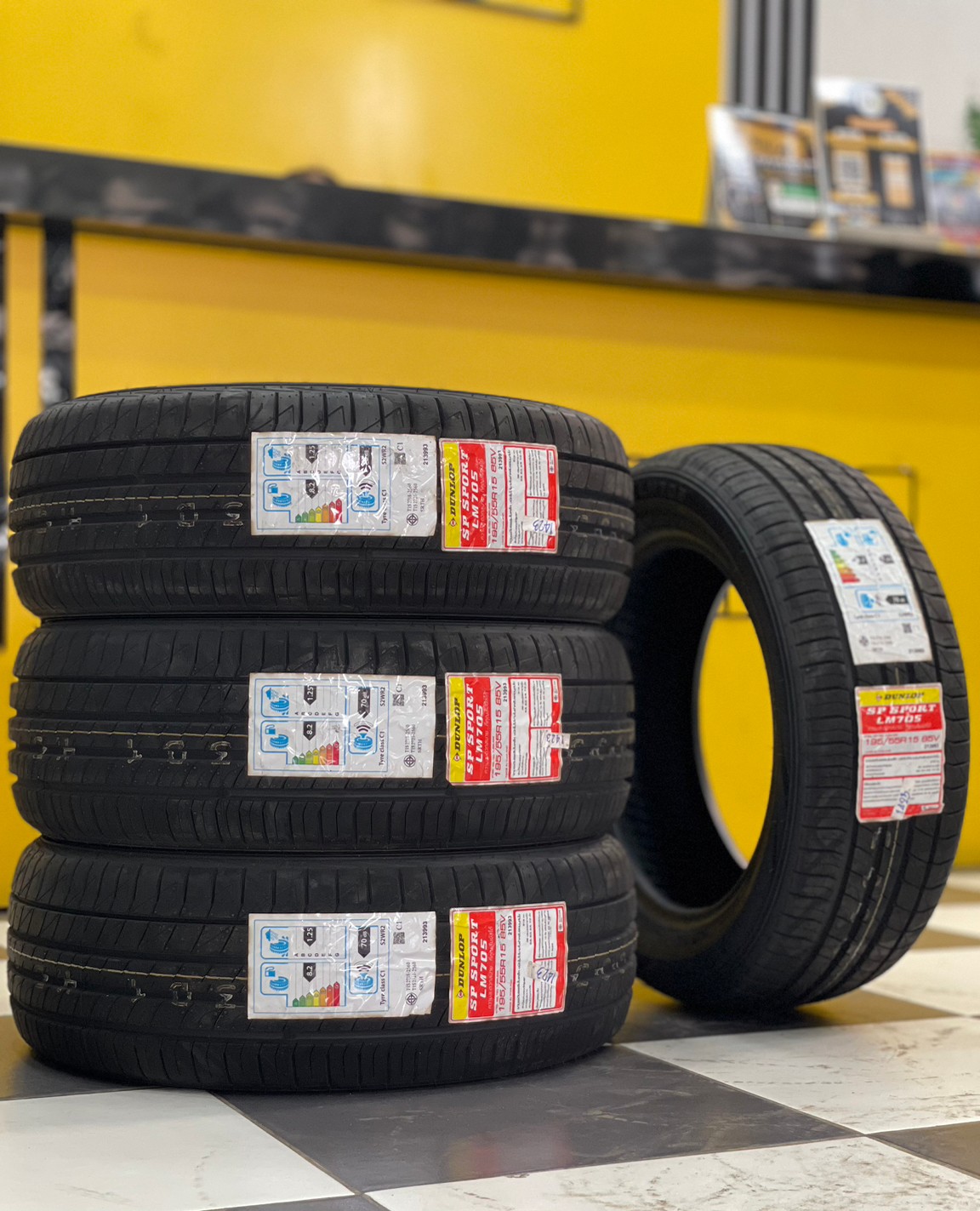 DUNLOP SP SPORT LM705 195/55R15 ยางใหม่ปี2023 ราคาพิเศษพร้อมติดตั้งฟรี