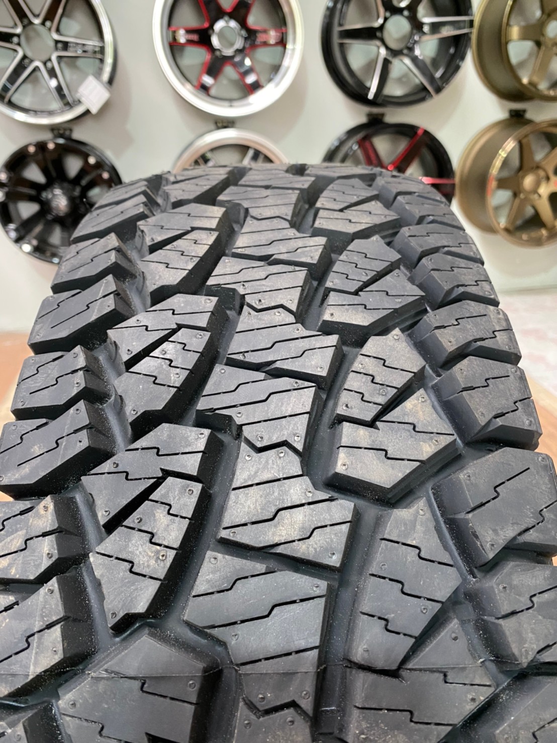 ยางใหม่Hankook Dynapro AT-M 31x10.5R15 (RF10)ยางผลิตปี20 ตัวหนังสือสีขาว