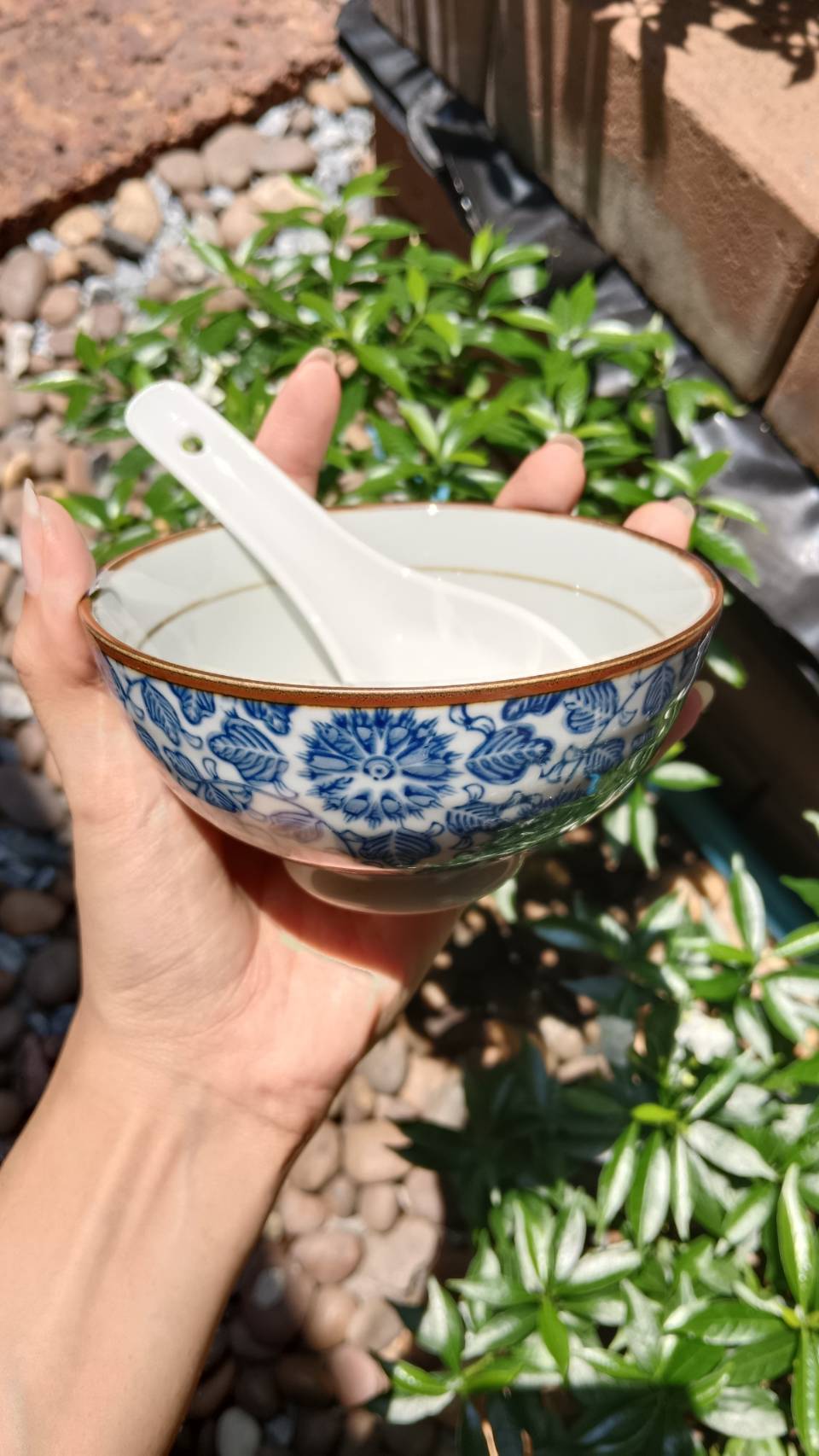 ชุดถ้วยเซรามิค พร้อมช้อน มีกล่องหูหิ้ว