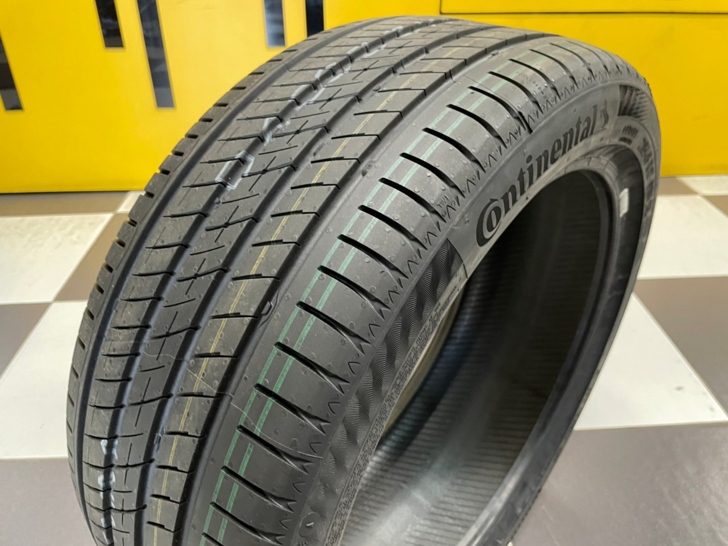 ยางใหม่ คอนตินเนนทอล 215/45R17 Continental UltraContact UC7 ยางใหม่ปี2023