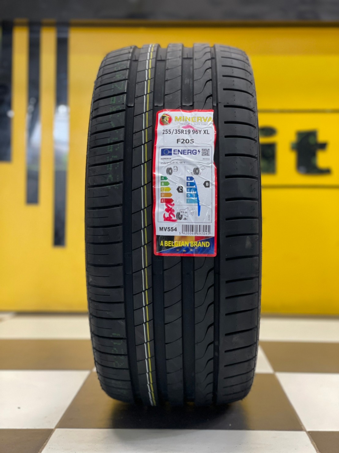 ยางMINERVA F205 255/35R19 ยางสปอร์ตคุณภาพดี สมรรถนะการขับขี่สูงนุ่มเงียบ ยางใหม่2022