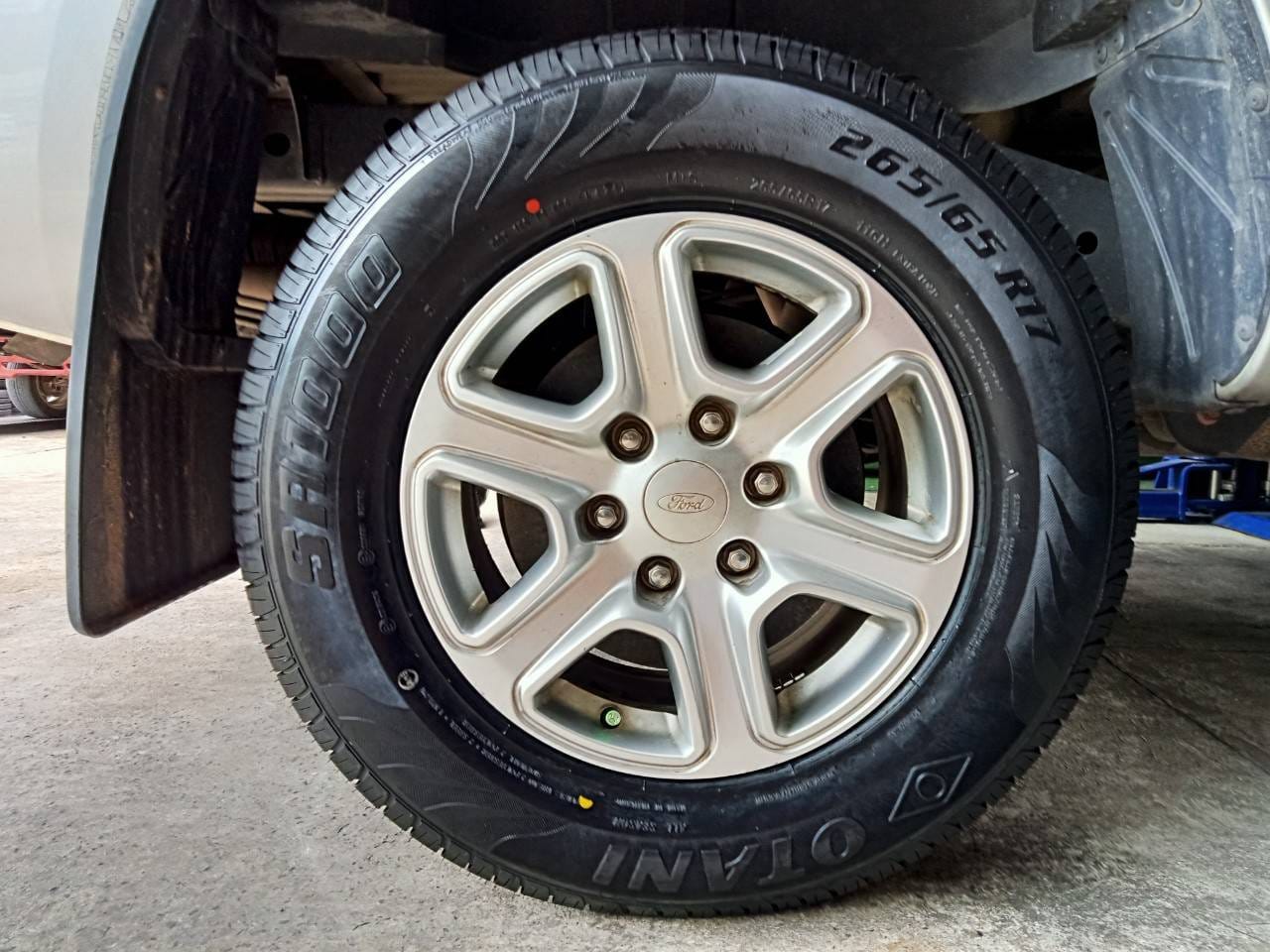 เปลี่ยนยาง🚘 #FORD_RANGER #มั่นใจใช้ยางโอตานิ 🛞 ￼#OTANI #SA1000 265/65R17