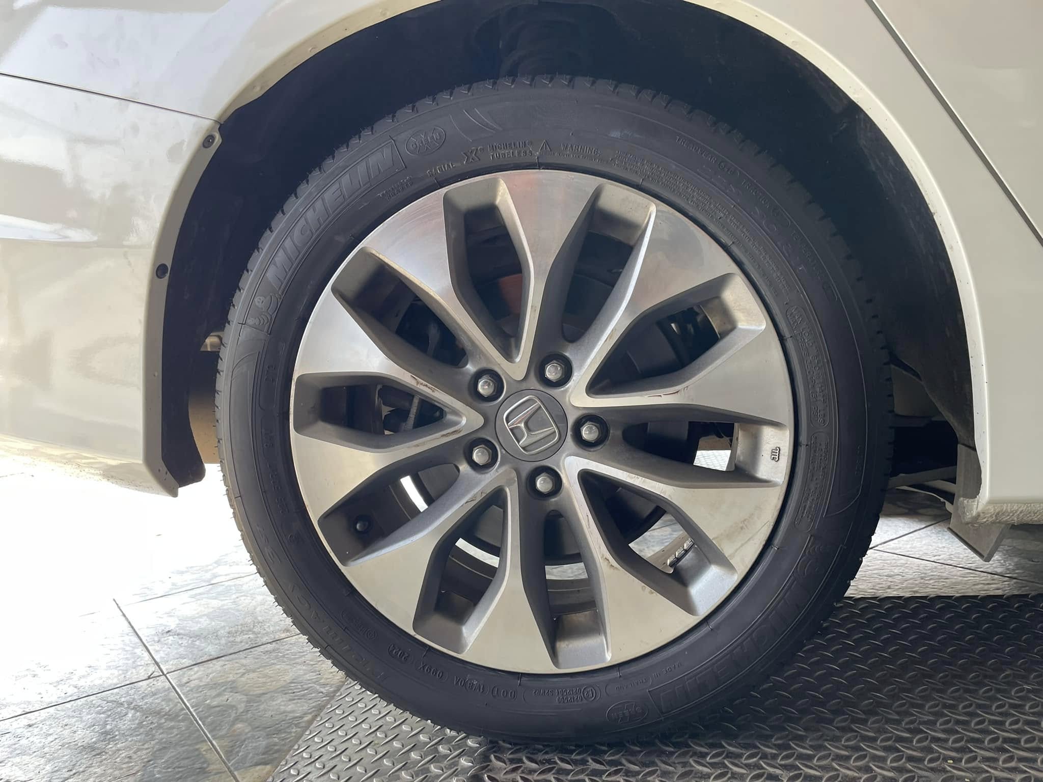 🛞❤️ #HONDA_ACCORD 🚘เปลี่ยนยาง 🛞🐘#MICHELIN #PRIMACY3ST 225/50R17