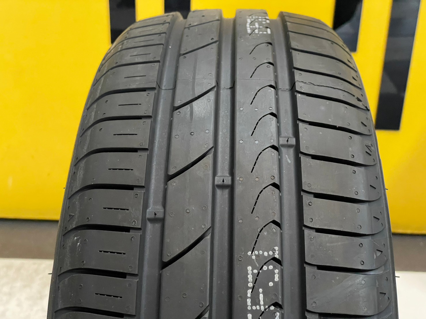 ยางใหม่GT_Radail FE2ขนาดยาง 195/60R15 ยางใหม่ปี2023