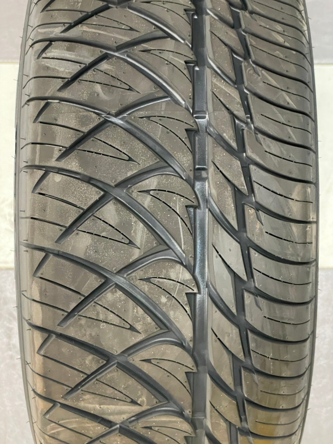 NITTO NT420SD 255/55R18 ยางลายซิ่ง สปอร์ต สมรรถนะสูง ยางใหม่ปี2022