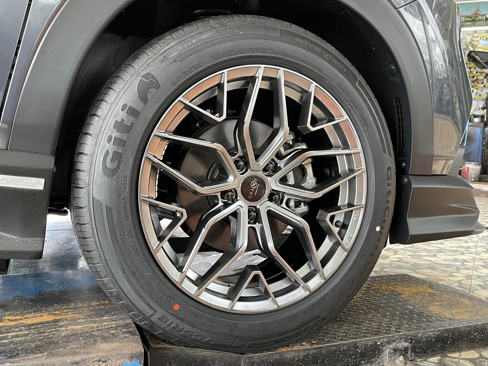 สวยลงตัวราคาเกินคุ้ม #HONDA_HRV🛞 #GITI_CONTROL P10 225/55R18 #ล้อแม็กซ์ใหม่ HOF RACING GRAXY XO1 18X8.5 ET35 5X114.3