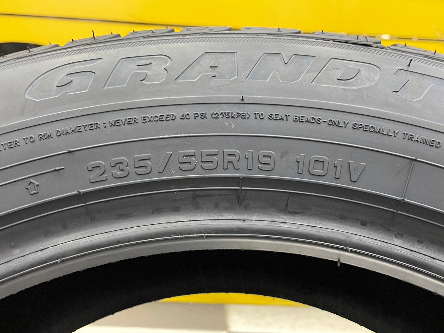 DUNLOP GRANDTREK PT3 235/55R19 ยางใหม่ปี2023
