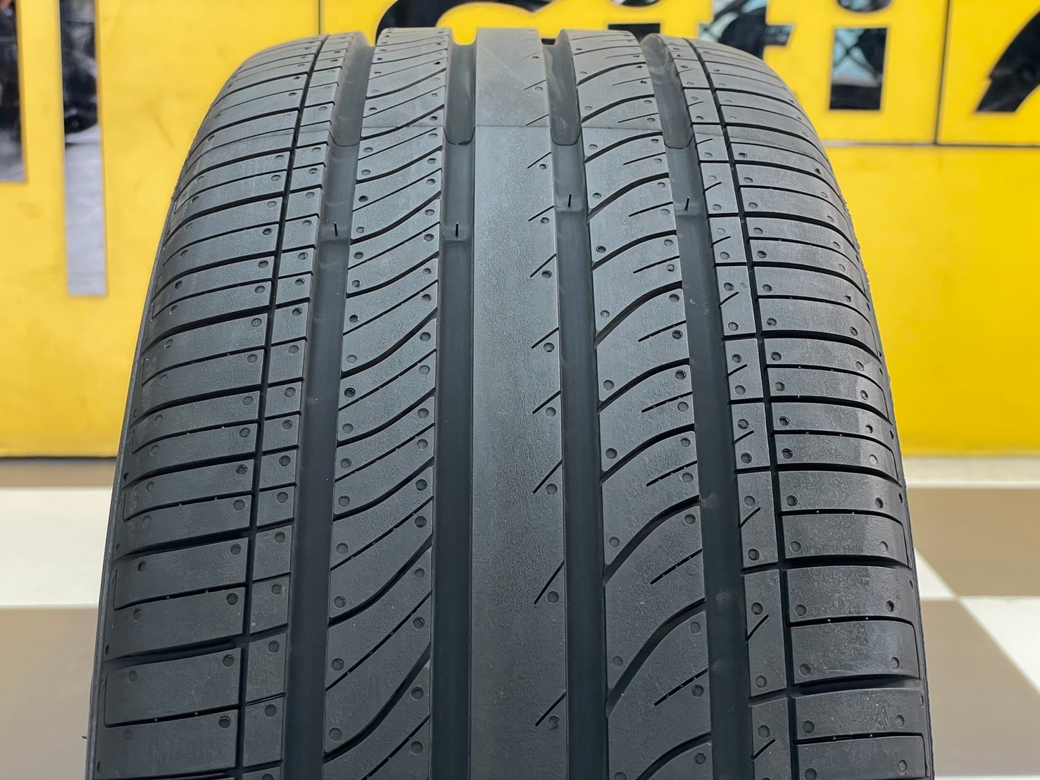 Giti ComfortF22 235/45R18 ยางใหม่ปี2024