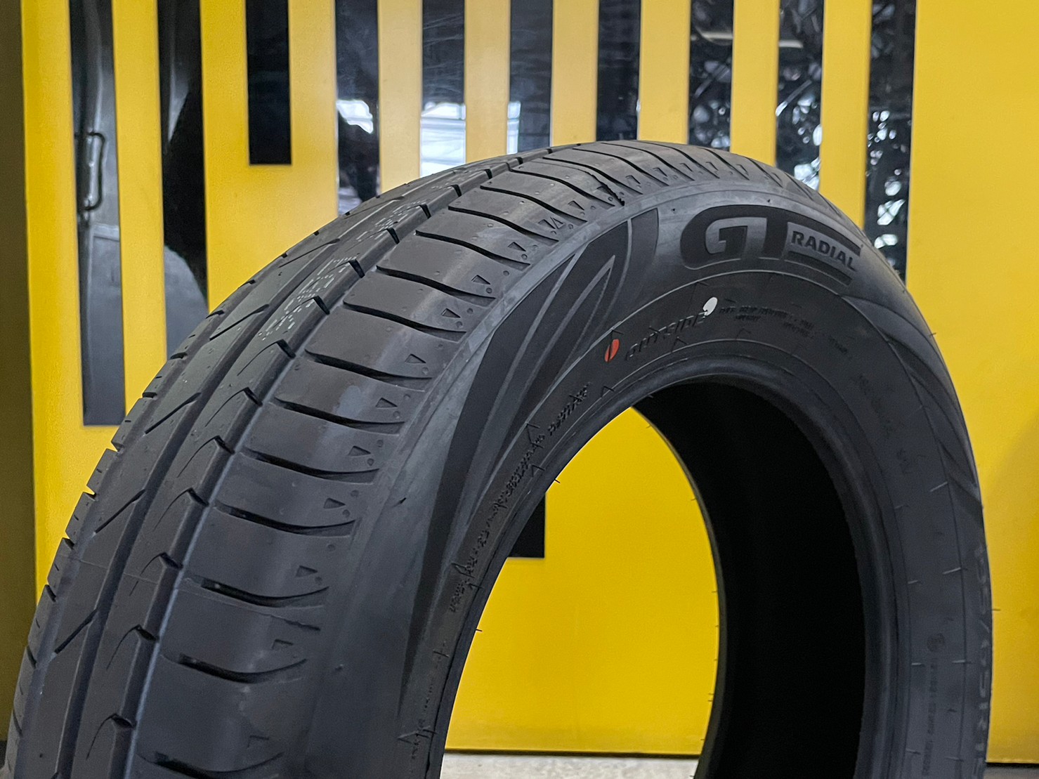ยางใหม่GT_Radail FE2ขนาดยาง 195/65R15 ยางใหม่ปี2023
