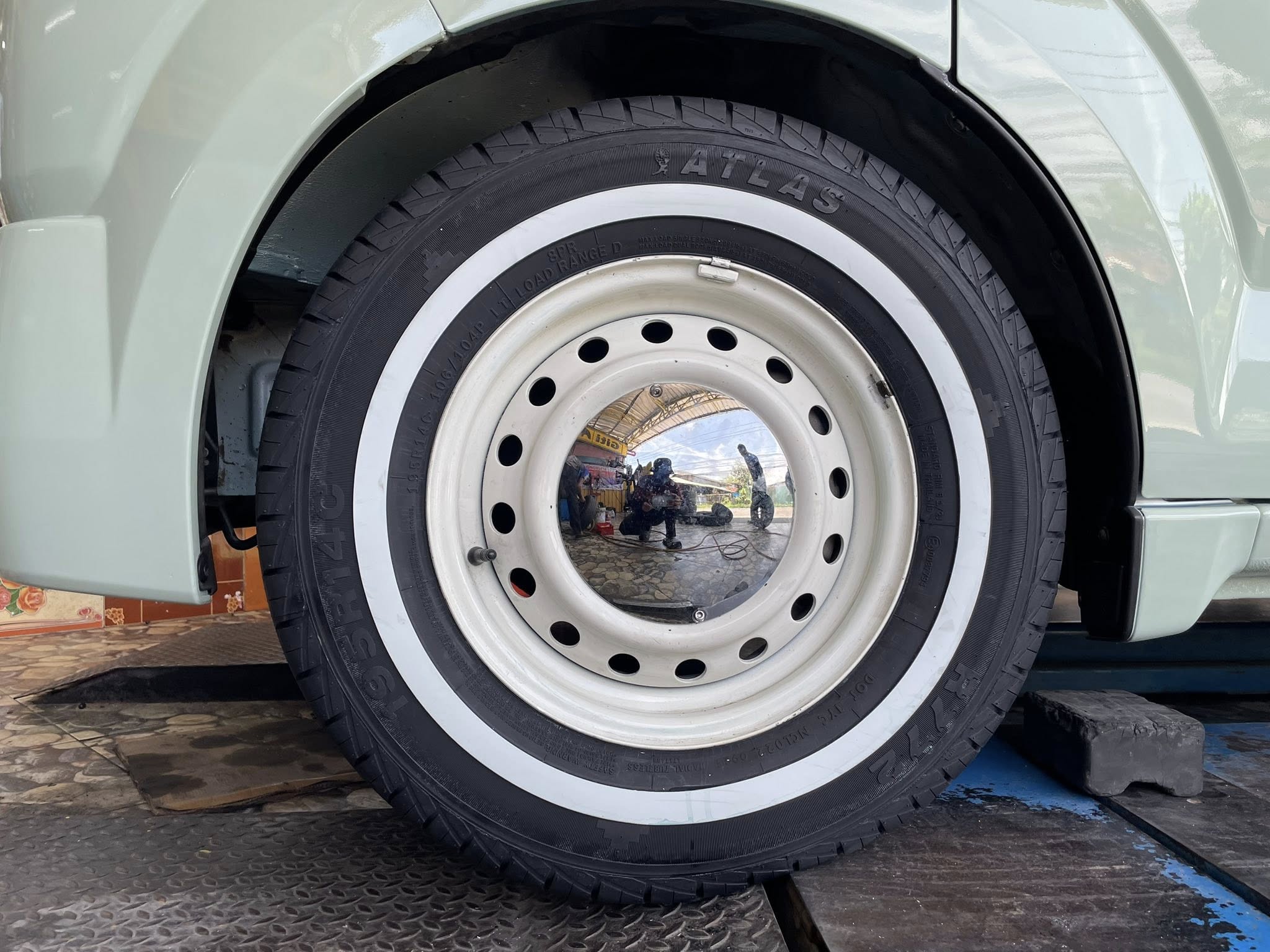 #SUZUKI_APV 🚘เปลี่ยนยาง 🛞🐘#ATLAS_R772_195R14 ❤️ 🛞 #ยางขอบขาวแท้