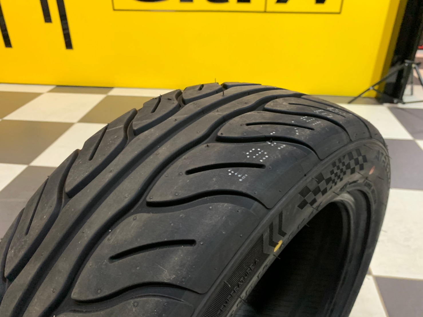 ยางซอฟ 195/55R15 Sailun Atrezzo R01 ยางไซลุนยางสปอร์ตลายซิ่ง ลายAD ยางใหม่ปี2021