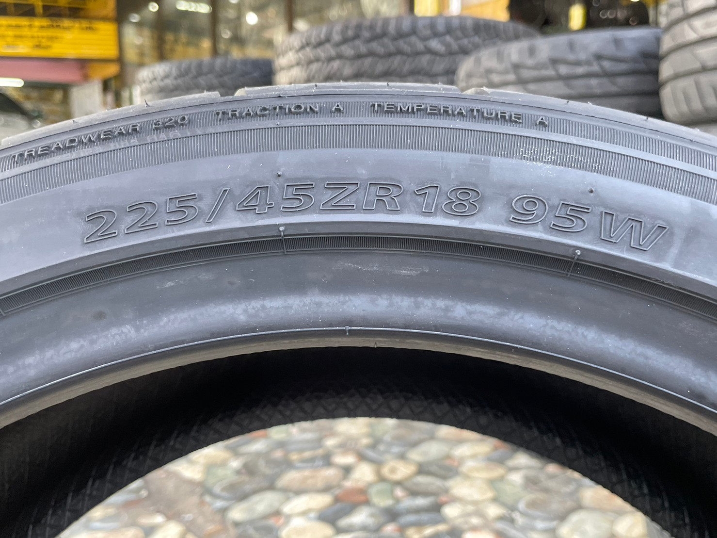 Lansail RS009 225/45R18 ยางใหม่ปี2023